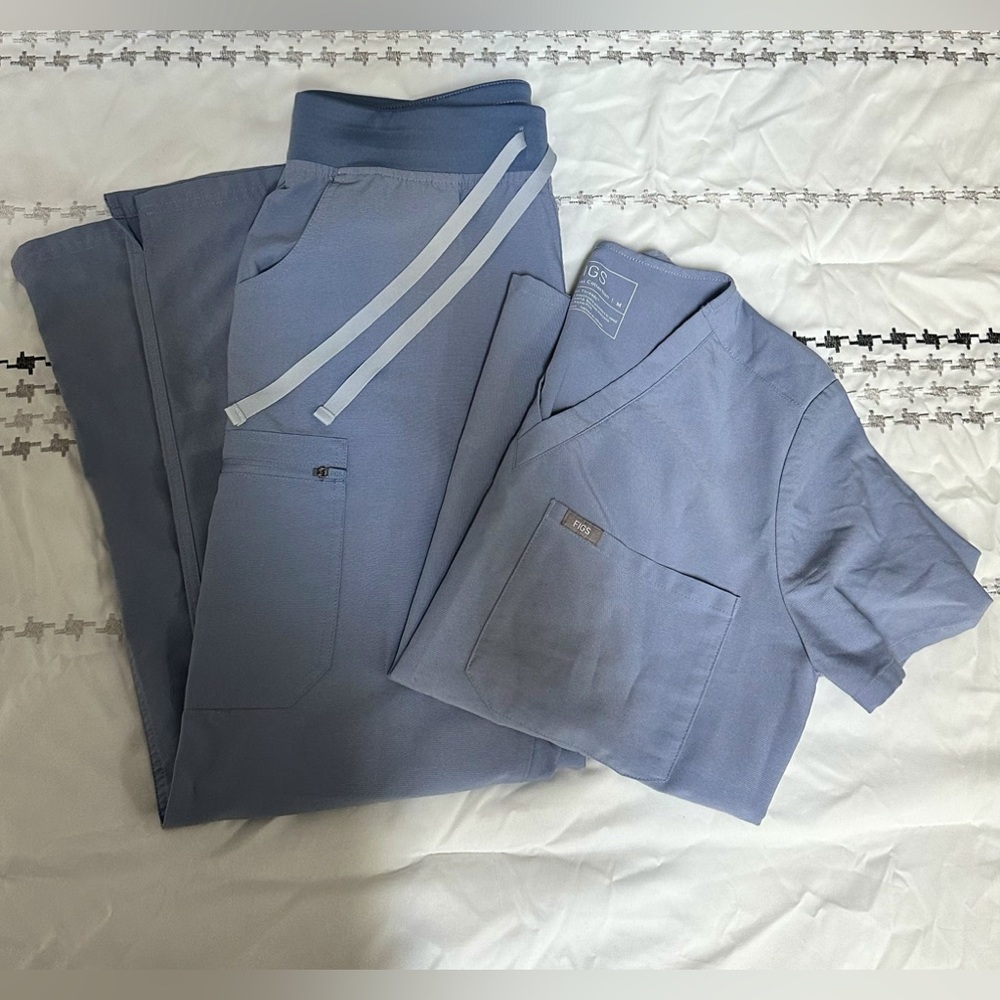 FIGS Scrub Set